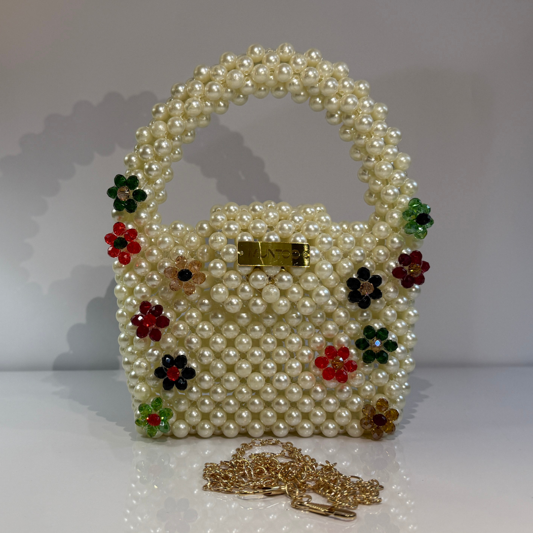 🤍 White Flowered Bead Bag